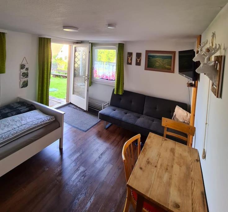 Idyllische Kleine Ferienwohnung Im Schwarzwald Friedenweiler Exterior photo